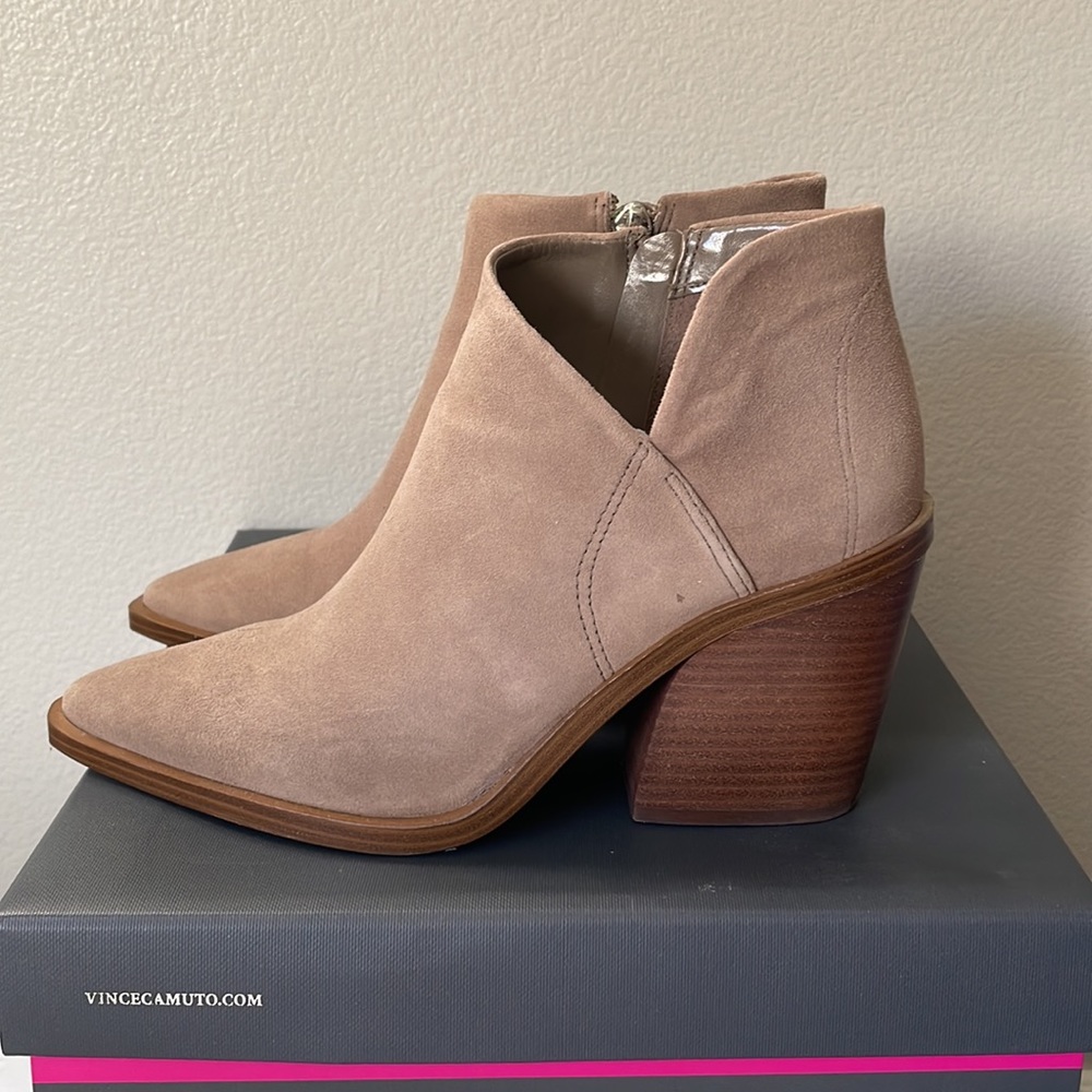 Vince Camuto Ankle Booties Suede Upper Chunky Foxy Sz 8 - Picture 4 of 9